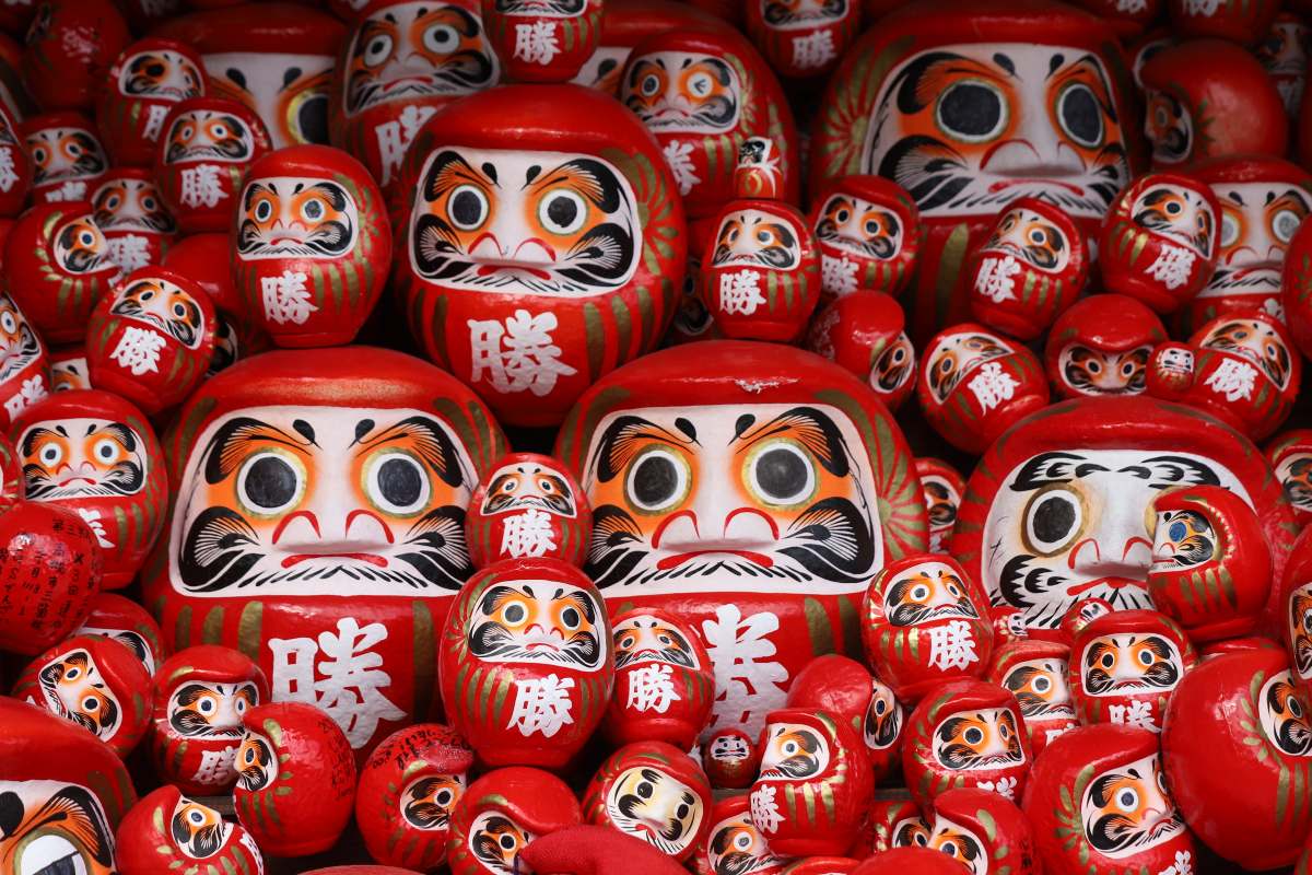 大阪近郊｜箕面市1,300年歷史名剎「勝尾寺」，滿滿達摩不倒翁祈求勝利