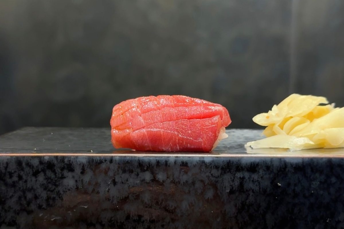 職人壽司|新宿歌舞伎町「鮨 的場」OMAKASE壽司會席上等套餐16品僅9,900日圓!