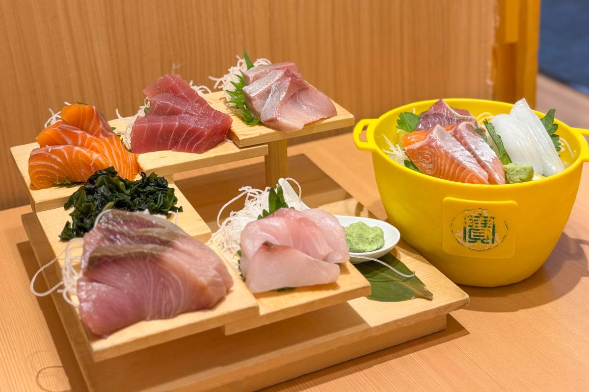 橫濱美食｜橫濱站直結「トロ政」：浮誇系厚切階梯刺身拼盤，從午餐到深夜的質感居酒屋體驗