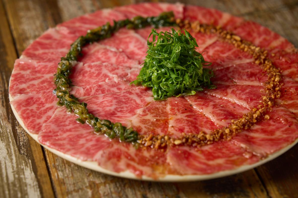 東京美食｜惠比壽「大人感隱密晚餐」5選：從百名店燒肉、漢堡冠軍到吮指雞翅